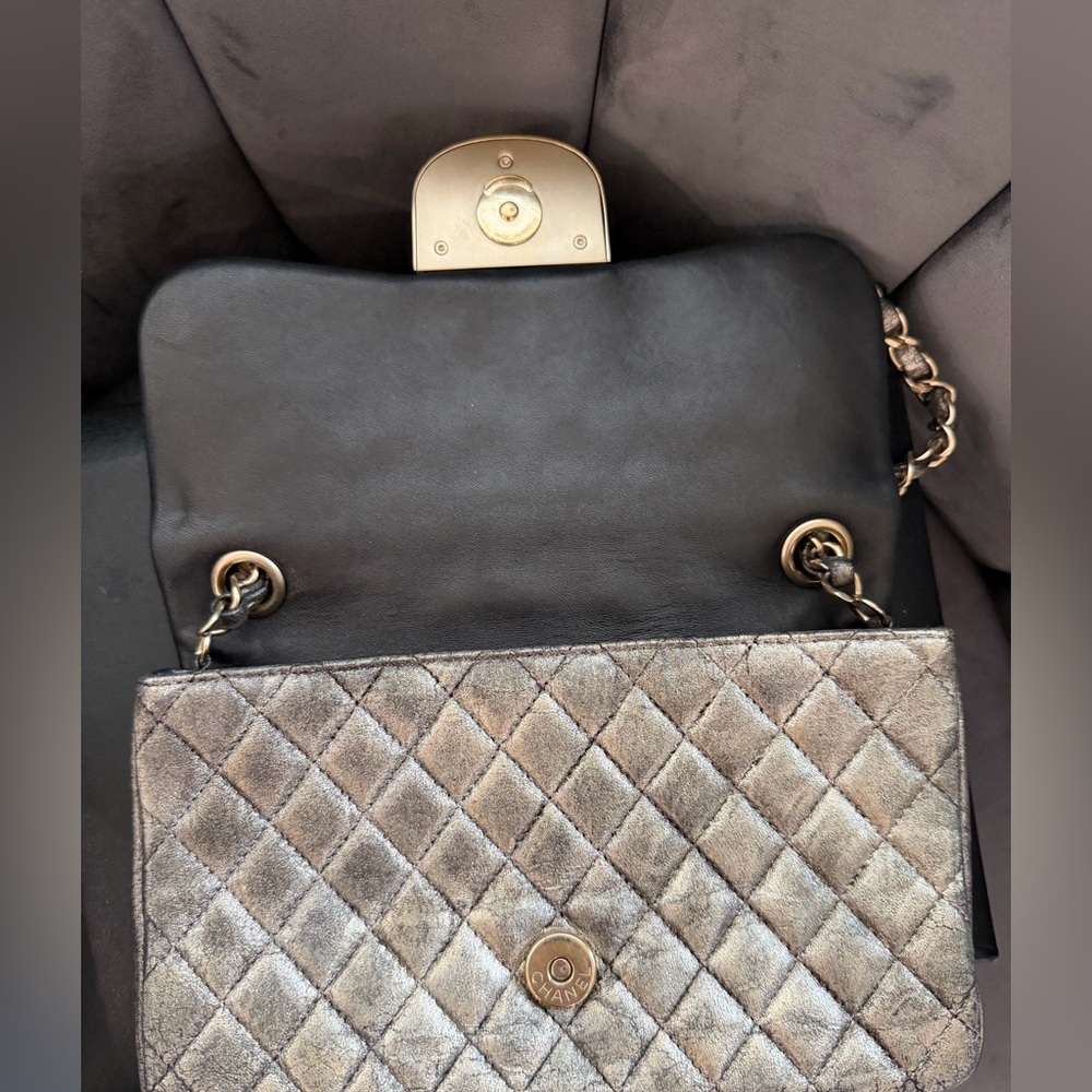 Rare CHANEL Iridescent Gold Black Small Flap Bag Quilted Crossbody Crystal CC - Picture 10 of 17